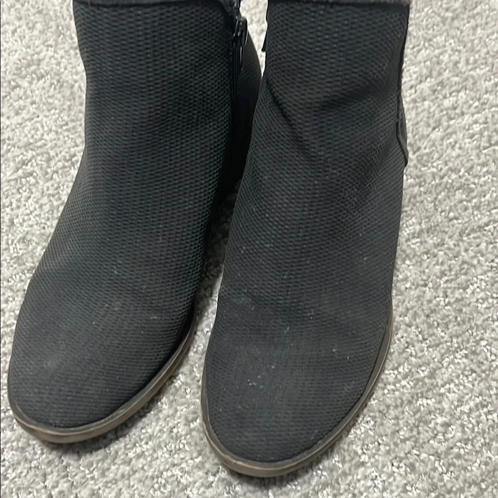 Kensie Black Textured Ankle Booties